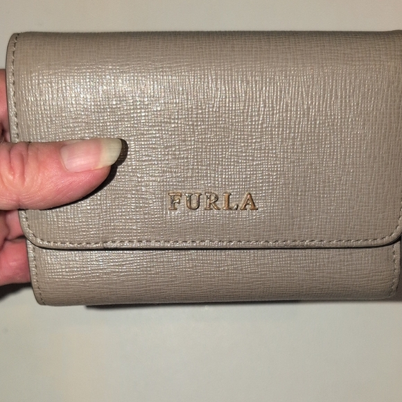 Furla Taupe Textured Leather Fold Wallet with Gold Logo - Picture 12 of 12